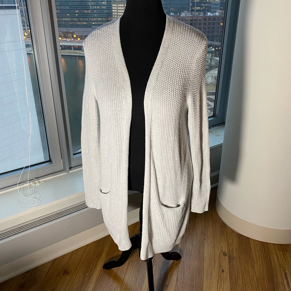 Silver / gray loose knit open-front cardigan